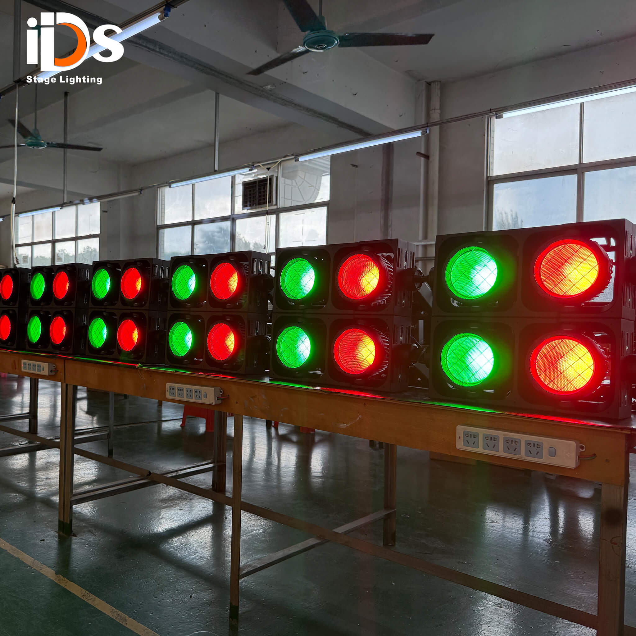 COB 700W waterproof four-eye audience light (can be spliced)